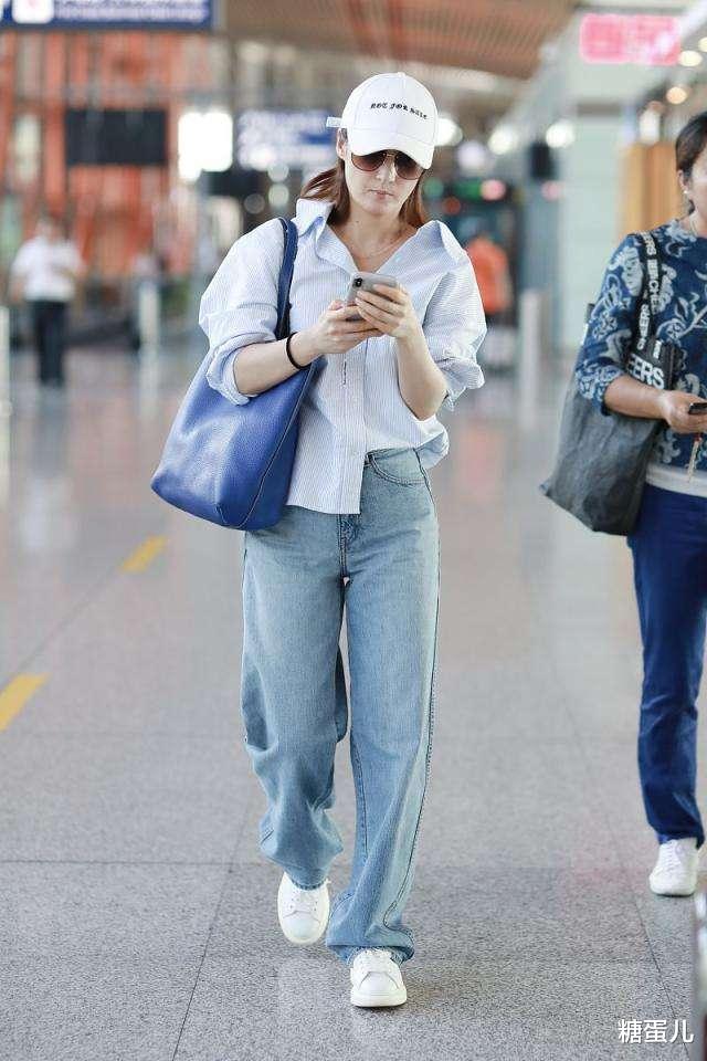 「蒋勤勤」蒋勤勤一家给儿子庆生，素颜蜡黄变得很普通，衰老已经成了事实！