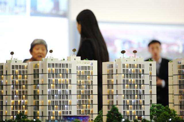 老百姓到底该不该掏空家底买房？分两种情况，你属于哪一种？