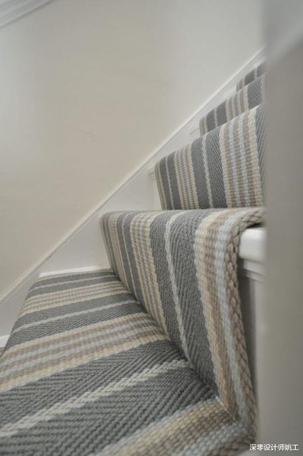 『』楼梯铺地毯，舒适又防滑，5种铺设方式，比较建议贴：好拆洗