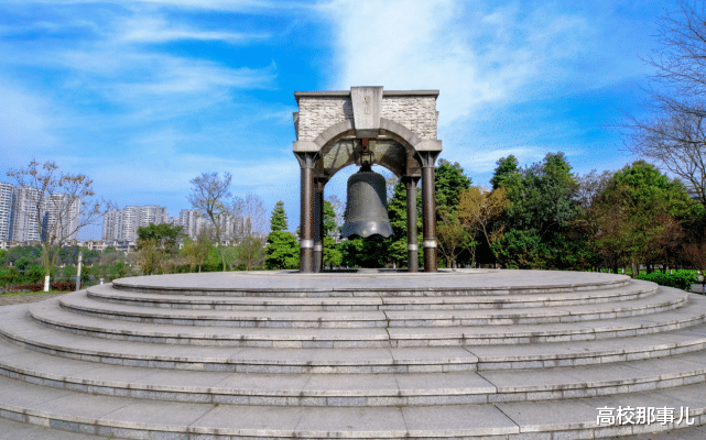 985大学|高考“最坚定”的考生，成功被985大学录取后，却打算返校复读