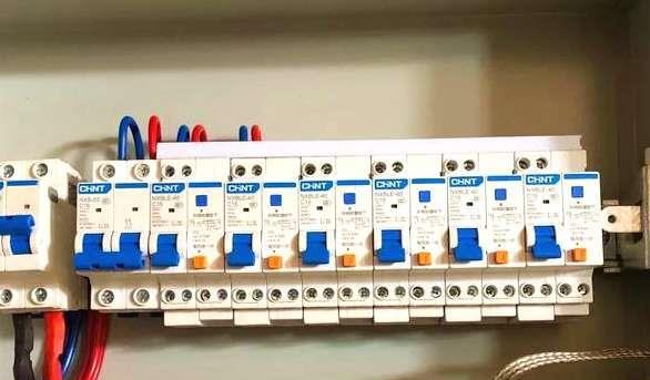 【】家装电工把厨卫做一个回路,可以吗?安全吗?正确做法是什么?