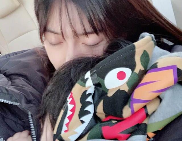 赵丽颖|看完赵丽颖儿子，再看Baby的“小海绵”，网友：露馅了吧！
