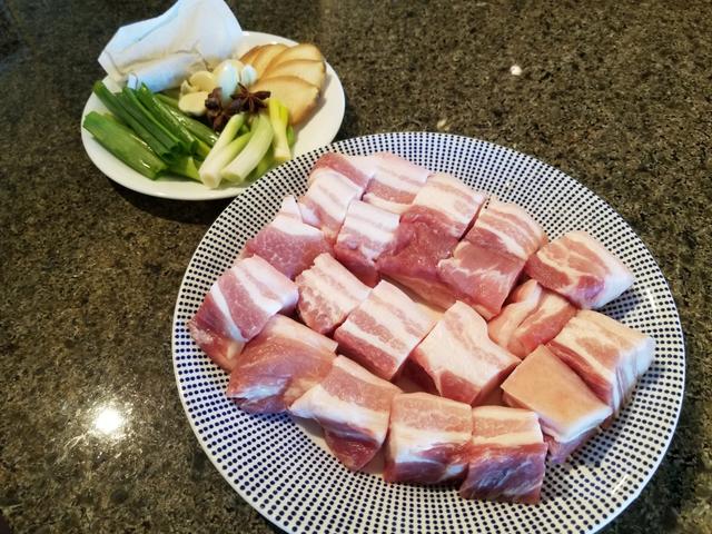 「食材」卤肉时最忌放“此物”，10人7个错用“它”，难怪肉不香还很臭！