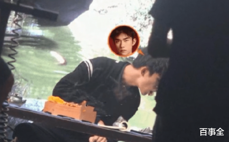 岳云鹏|岳云鹏拍方便面广告假吃！吃一口就吐掉引争议，网友表示理解