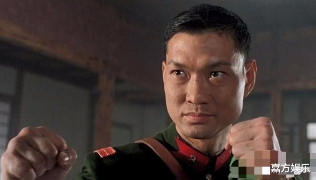 成龙|王晶讽刺成龙用替身？这部电影集齐了成龙仇家，导致本人大发雷霆