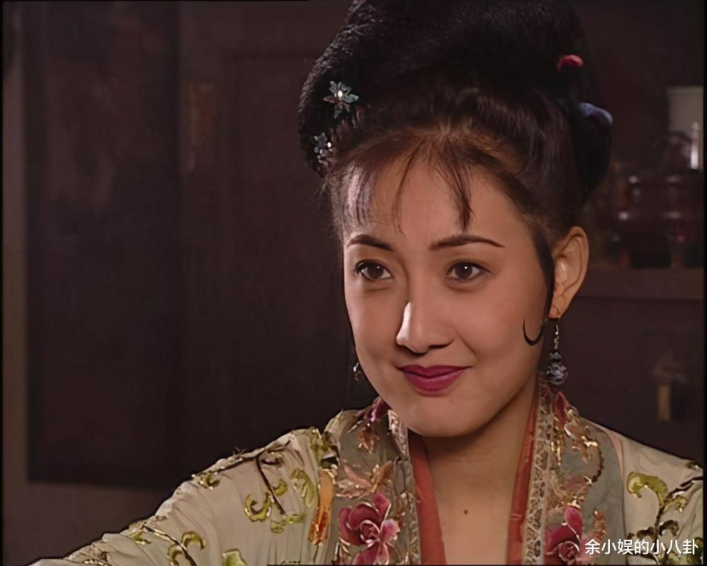 牛莉|出道29年无绯闻，25岁英年早婚8次登上春晚，牛莉的人生让人羡慕