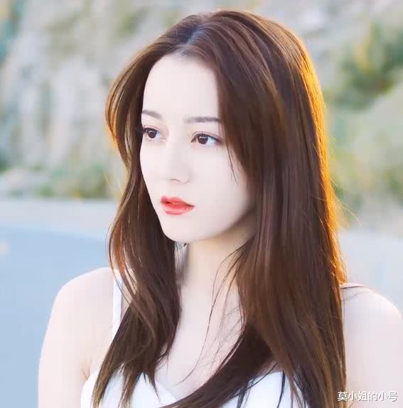 「张馨予」黄景瑜新剧收视起伏不定,张馨予出场自带板砖,硬核闺蜜一个顶俩