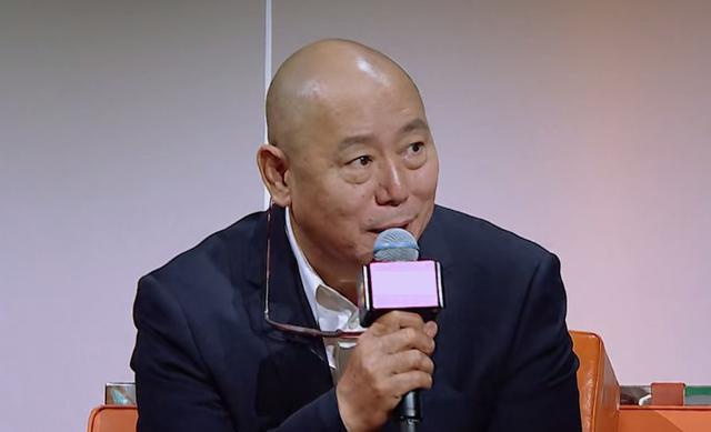 李成儒|李成儒不怕丢资源，再曝真人秀内幕，年轻演员、导演均遭点名