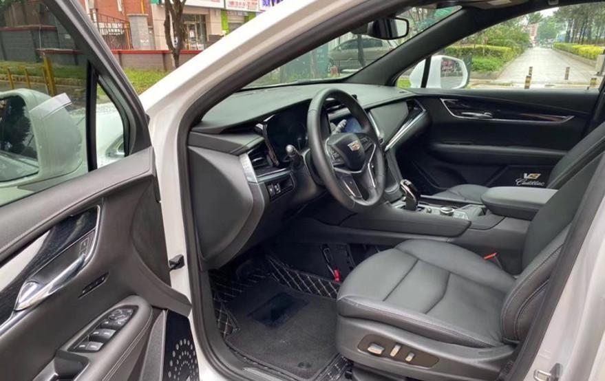 科沃兹|28.7万喜提凯迪拉克XT5，开了两个月的感受，对这里有点小失望！