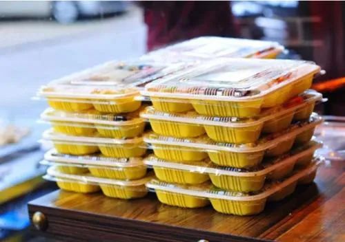 「美团外卖」美团外卖佣金“三国杀”背后，到底谁在说谎？