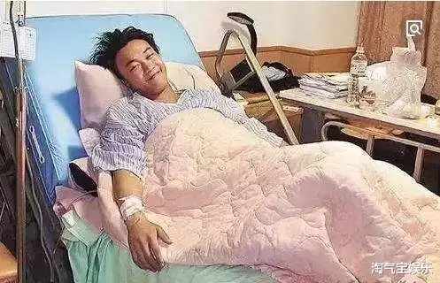 演唱会|演唱会“受伤”的5大歌手, 第一个看着都蛋疼, 最后一个身亡