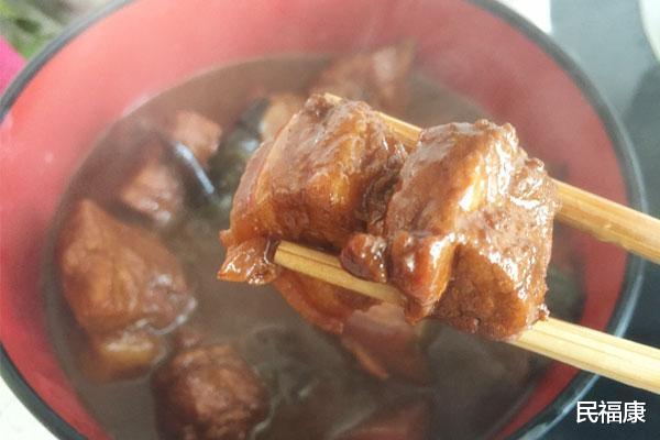 中老年人@中老年人要少吃鸡鸭鱼肉?真该少吃的食物,很多人却还在往桌上端