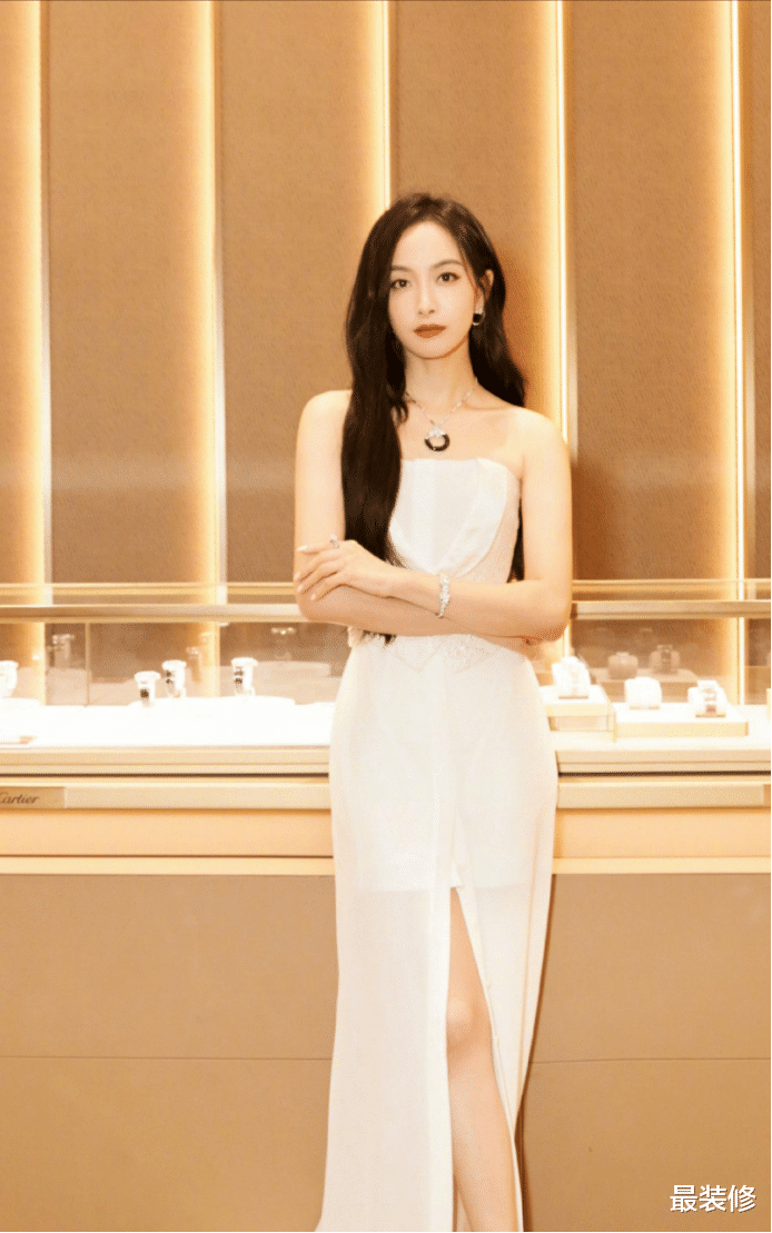 |不想生孩子,却喜欢养猪的宋茜,豪宅装修奢华,连猪都睡婴儿床