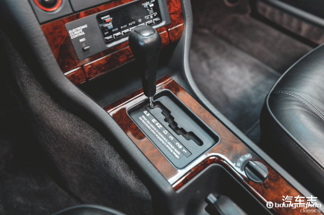 「思域」30年前的破“奥迪A8”现在还能换一辆新款A8？真不是开玩笑