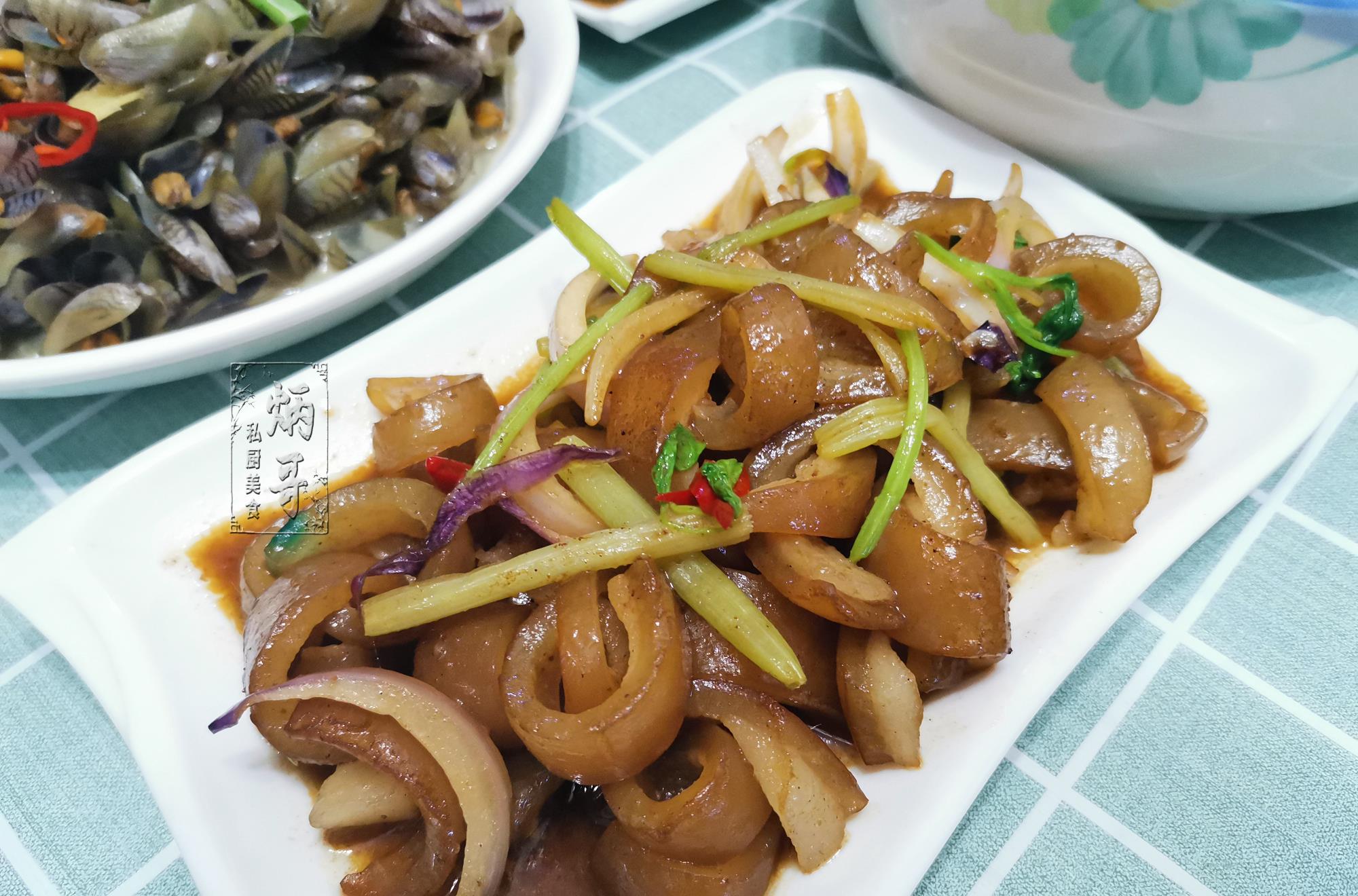 猪肉|青岛一家三口的晚餐，在朋友圈沸腾了，网友：看饿了，求蹭饭！