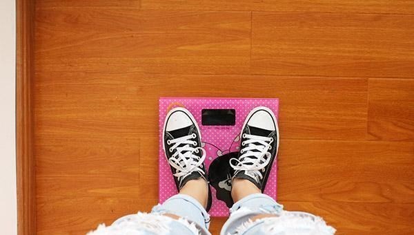 癌细胞|癌症有征兆,假如一个人得了癌,手脚是会给出提醒的,并不难发现