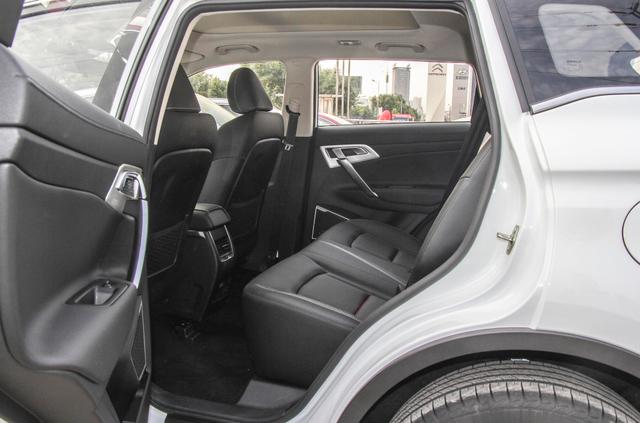 五菱|吉利的“顶梁柱”SUV,起步仅6万出头,7个月卖出近12万台