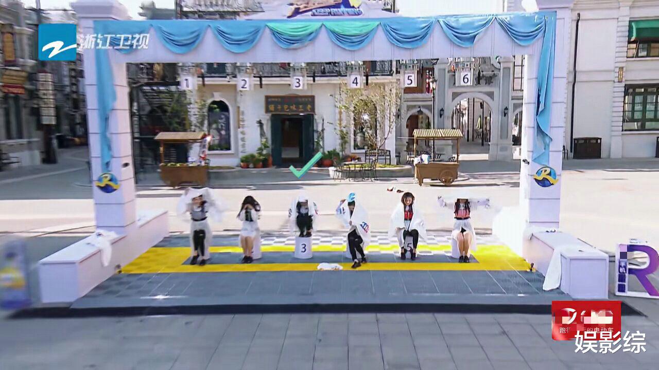 『奔跑吧兄弟』程潇《奔跑吧》中站凳子被骂,但得知背后缘由后,又被夸了