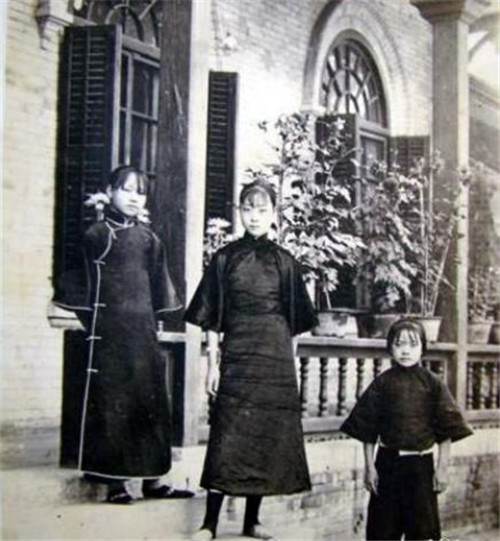 张宗昌|民国军阀姨太太罕见旧照：长得确实漂亮，图6是张宗昌的十九姨太