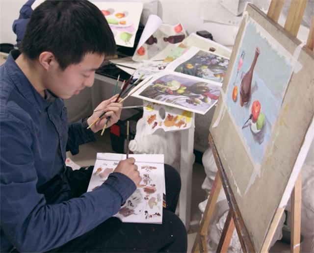 清华大学|陈丹青：我最怕看到年轻人自卑，但我们的教育就是让你越来越自卑