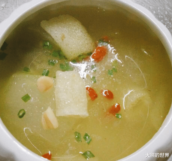 冬瓜干贝汤▲冬瓜和它搭配，天生一对，夏季给孩子喝，肉质可口，清汤鲜美！