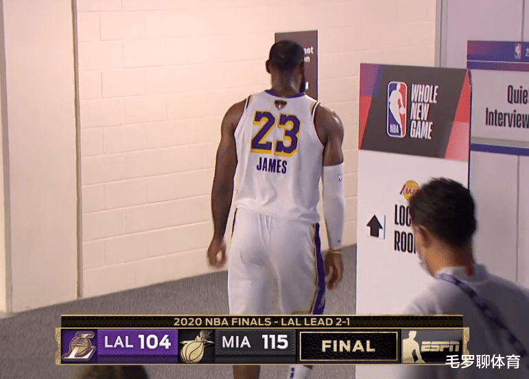 湖人队|大冷门，湖人输球詹皇落寞退场，3大数据全被一人完爆，太罕见了