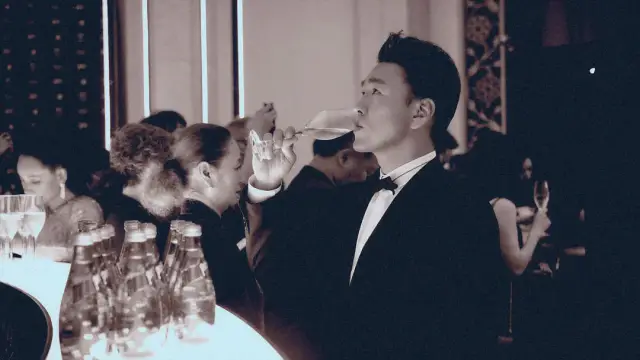 王耀庆|46岁娱乐圈第一霸道总裁“人设崩塌”：他可以渣，不可以穷！