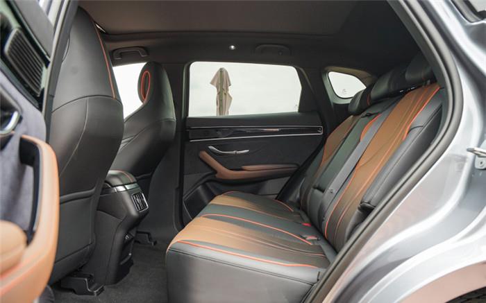 哈弗H6|哈弗H6又一劲敌来了，颜值无可挑剔，1.5T爆发185马力，9月份上市