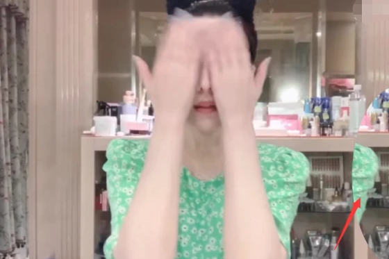 范冰冰|范冰冰不断试水，参加各种晚会艳压群芳，粉丝团透露商业喜讯