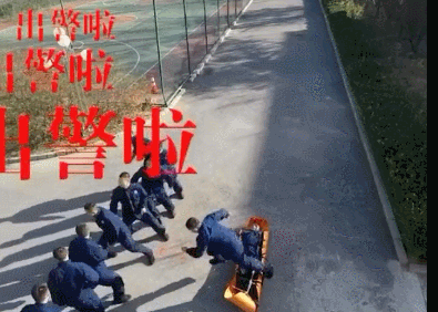 「咸宁」拍婚纱照时，新郎突然撒开新娘的手转身就跑！网友：值得嫁！