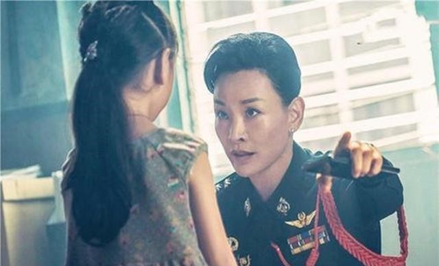 【陈冲】陈冲自曝太宠女儿，无时无刻展现母爱，网友：你弃养的双胞胎呢