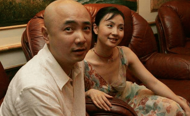 徐峥|有种“实在”叫徐峥一家，当镜头往下移后，网友：我这是瞅到了些啥？