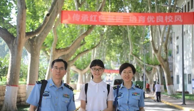 大学|最牛军医大学，口腔医学A+，空军军医大学2020年录取分数线发布