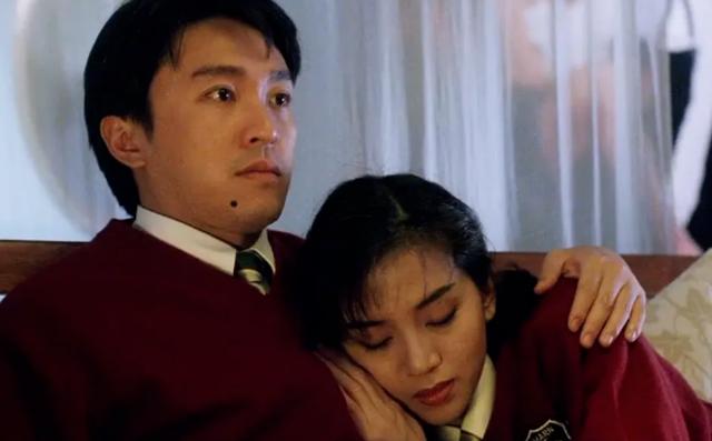 成龙与周星驰争了十年,正面交锋7次,唯独这一次成就了经典