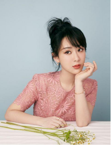 #蔡少芬#彭于晏“最牛”小迷妹，为了追彭于晏，却把自己追成了当红明星！