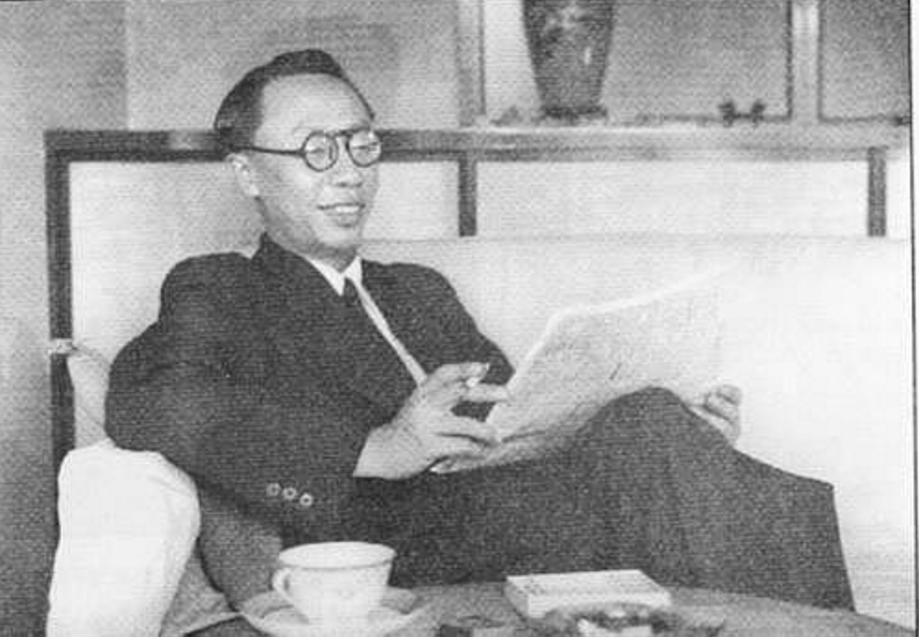 溥仪|溥仪的凄惨童年：饿狠了吃鱼饲料，身体被胆大的宫女掏空