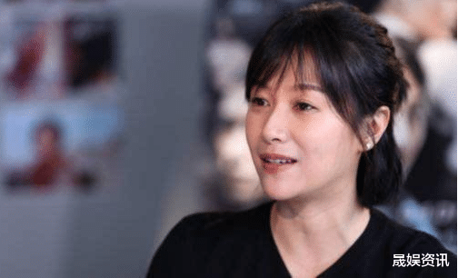 「徐静蕾」她是徐静蕾贾静雯的大学同学，长得最丑成名最晚 ，但是红的却最久