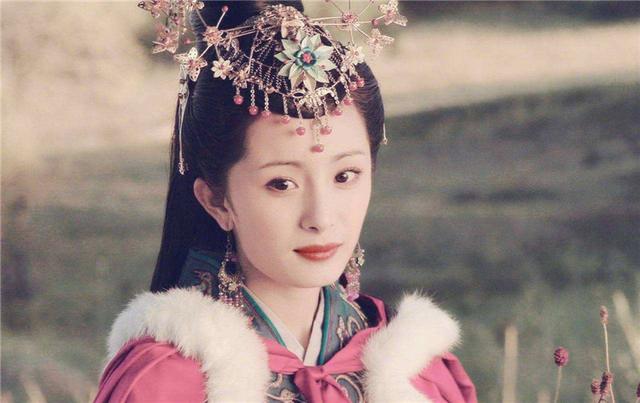 [韩雪]“美人”肖战，颜值太顶了！女粉丝自愧不如，四大美女沉默不语