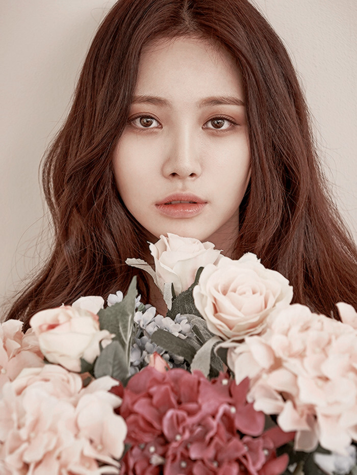 娱乐圈|金亚荣也太水灵了！看到她的这双“炼乳”大长腿，网友：这谁受得了？