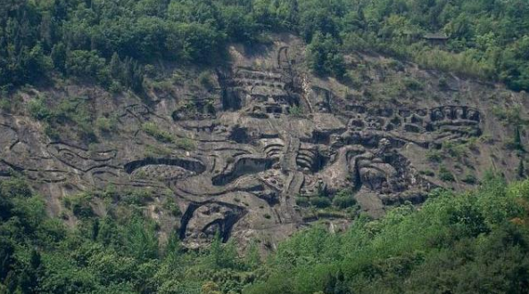 重庆|重庆无人机拍下“鬼城”景象，引发网友热议：这是什么怪物？