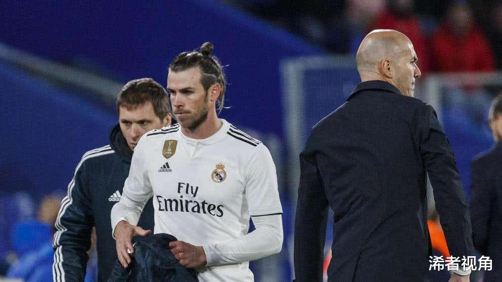 皇家马德里@下午5点! 皇马传来坏消息: 齐祖面临重大危机, C罗后又一巨星恐出走