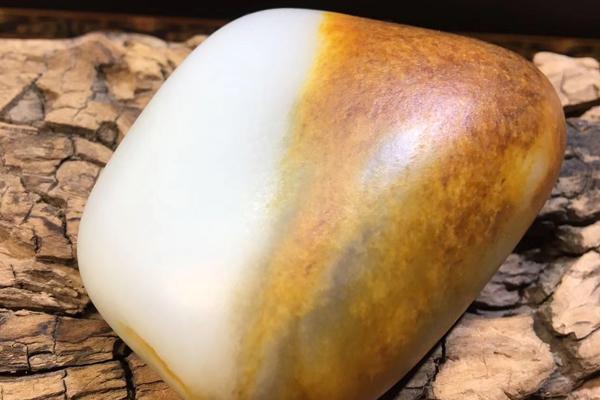 「」不要找人给和田玉估价，和田玉定价无标准，千人千价你赞同吗？