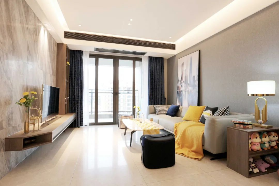 「」113㎡现代范，去风格化的设计，布置暖色家居，舒适温馨有档次