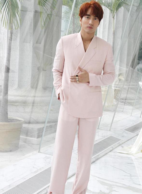 项链|言承旭怎么了？脸型暴瘦好显老，第一眼看着像工地外来工