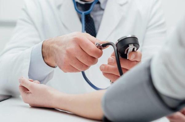 高血压：血压一高，4个症状频发，不注意，继续恶化，会走上3条“不归路”