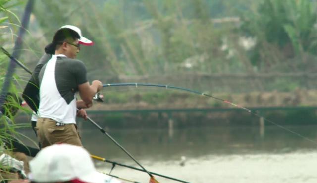 :看钓鱼大赛学钓鱼技巧!华山论剑,高手云集