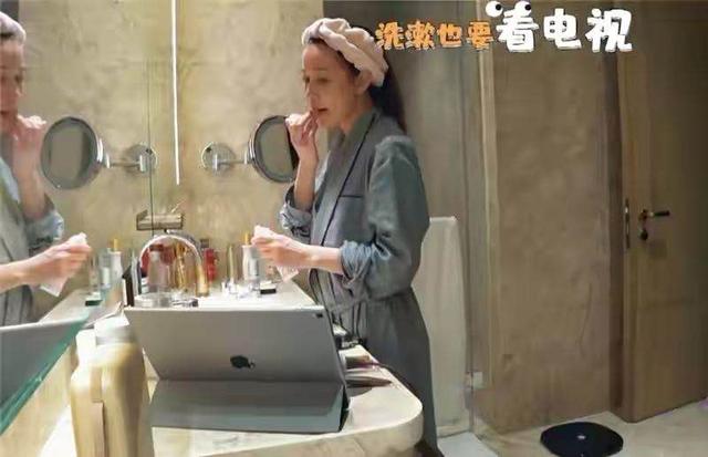 结婚|佘诗曼豪宅可俯瞰大半个香港，卫生间似酒店，落地窗足有一面墙