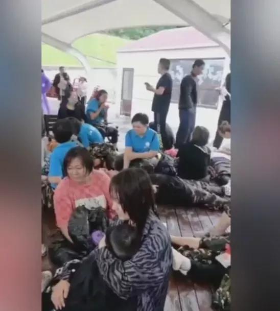 奔波儿灞与灞波儿奔|1死多伤!这种网红玻璃桥,真的要命……