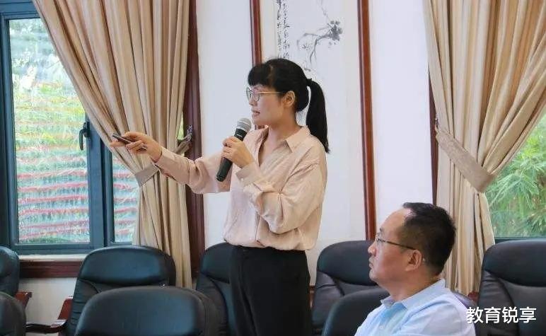 『』31年教龄老师熊芳芳毅然辞职：不愿一生被安排，这年头老师难当？