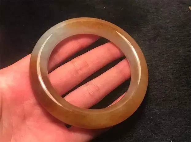 『翡翠手镯』霸气商家6万拿下的翡翠原石,直接切,竟爆出9条紫罗兰翡翠手镯